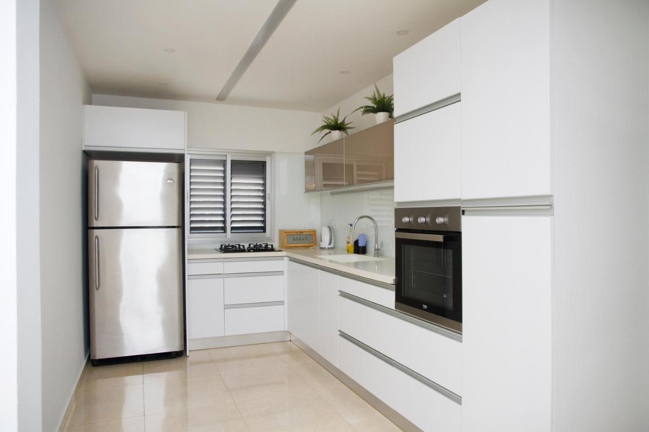 Apartments4You Etsel Bat Yam Exterior photo